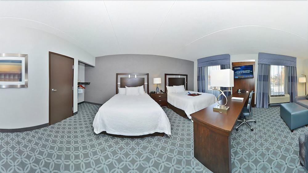 Hampton Inn & Suites Greensboro/Coliseum Area Ngoại thất bức ảnh
