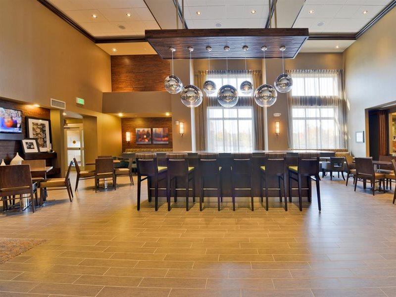 Hampton Inn & Suites Greensboro/Coliseum Area Ngoại thất bức ảnh