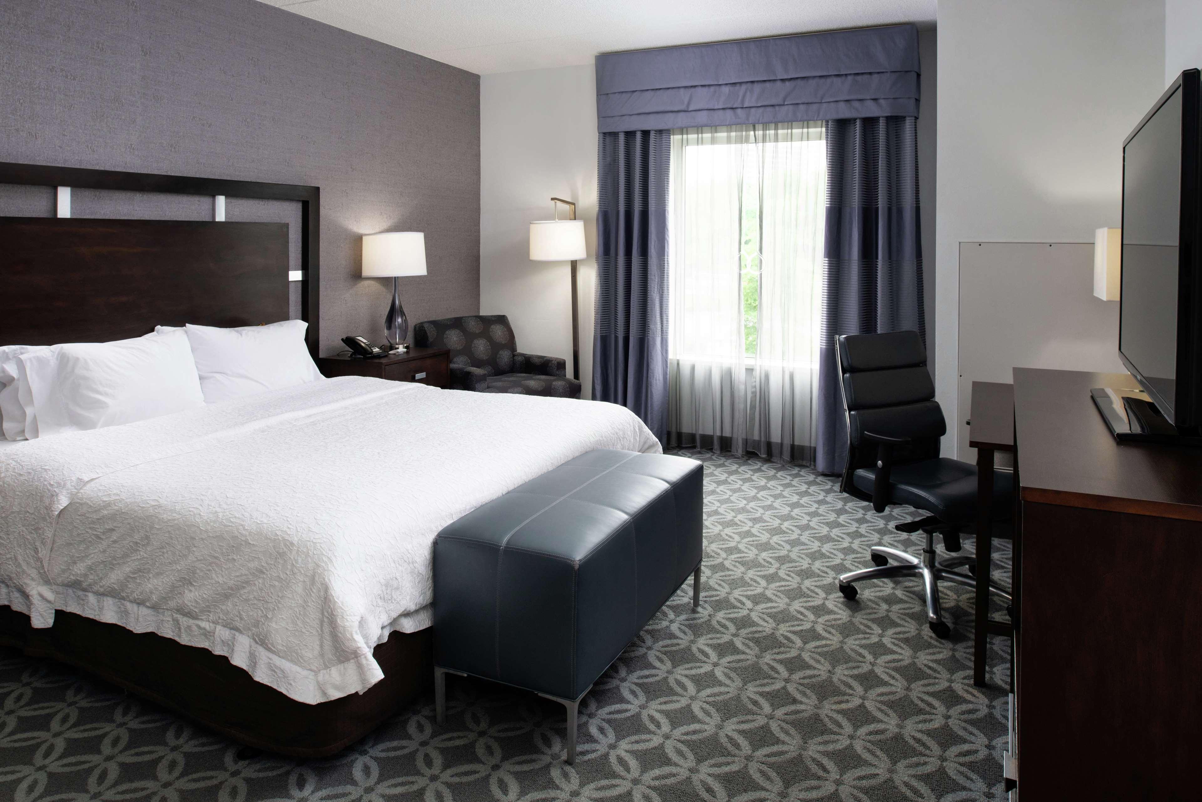 Hampton Inn & Suites Greensboro/Coliseum Area Ngoại thất bức ảnh