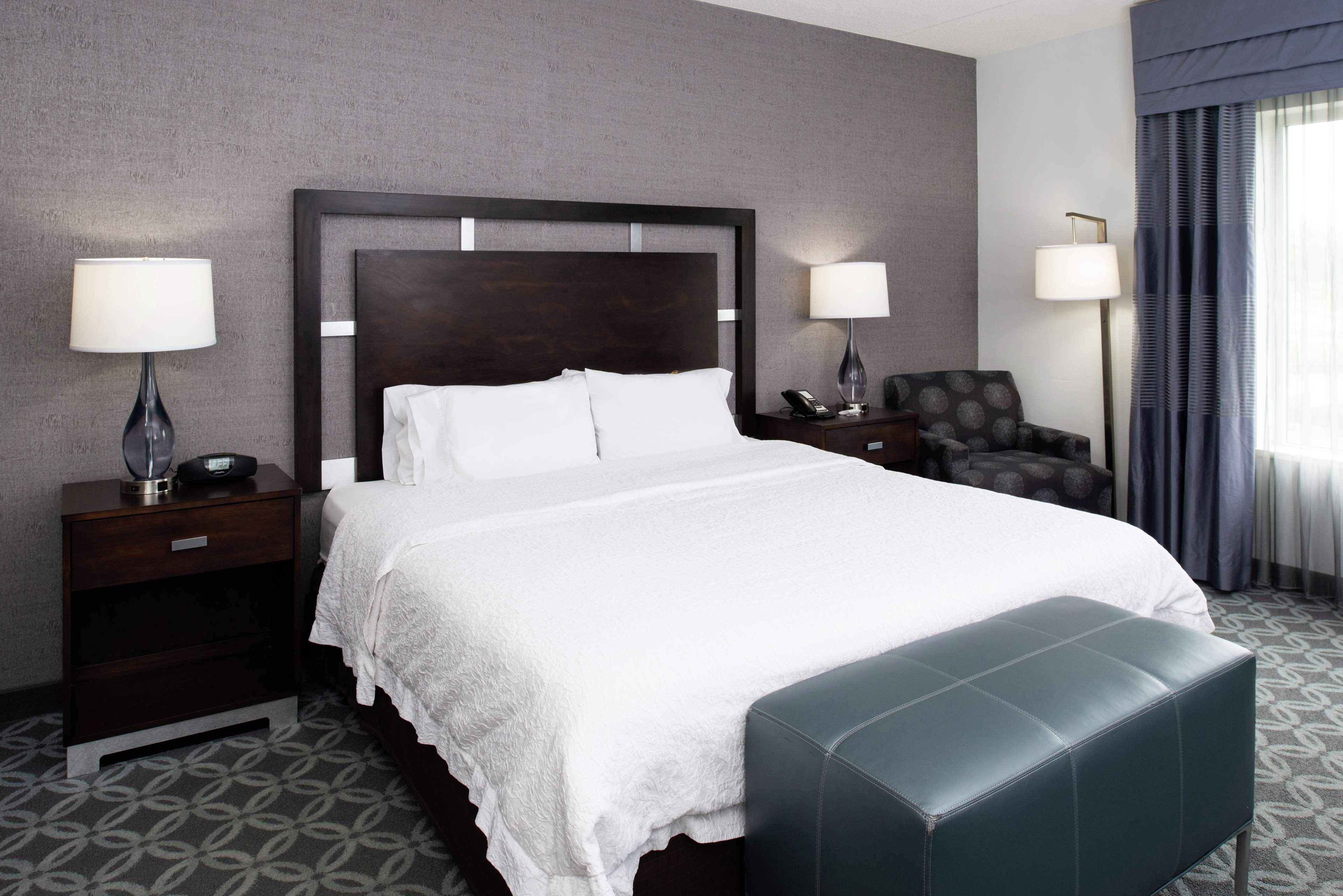 Hampton Inn & Suites Greensboro/Coliseum Area Ngoại thất bức ảnh