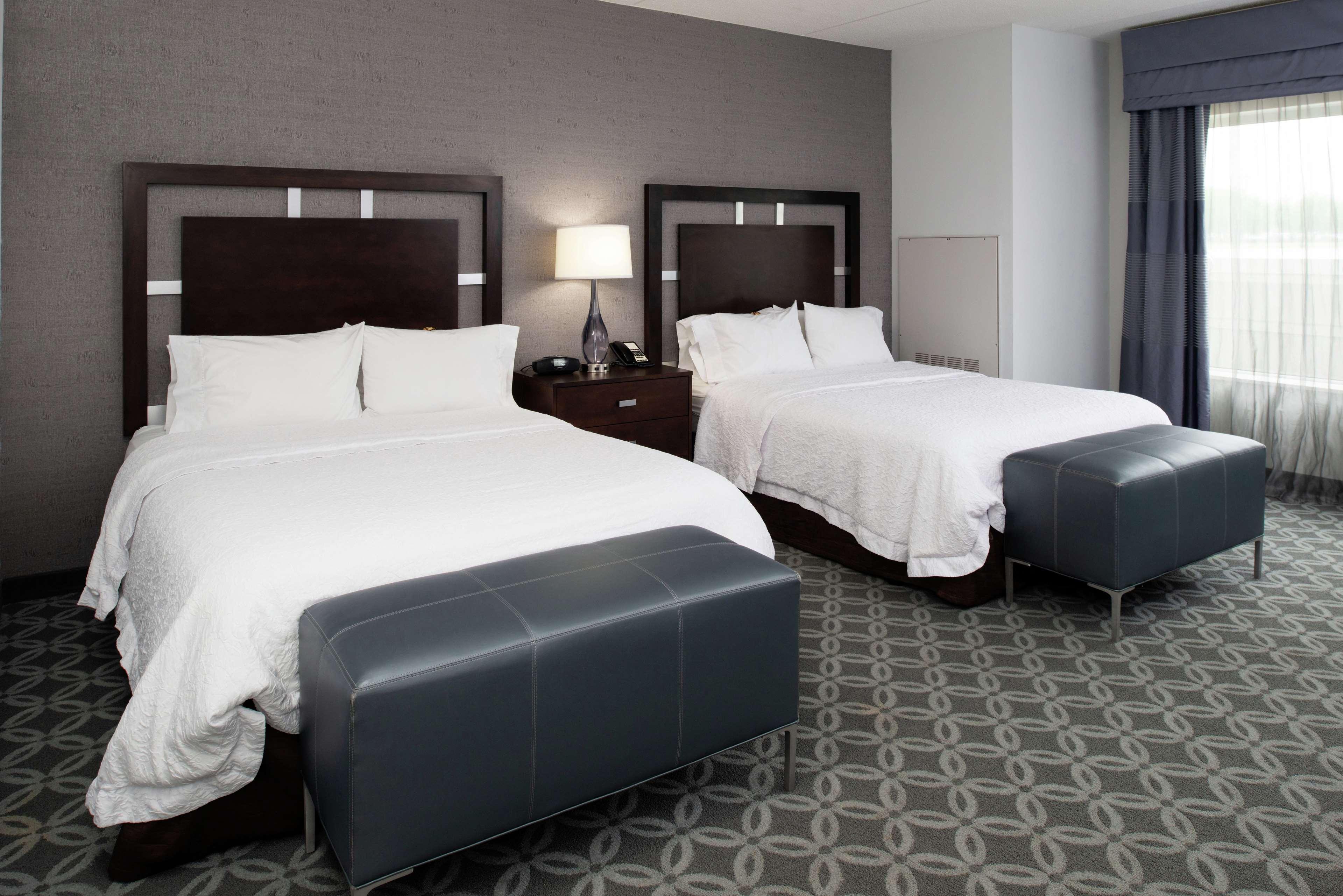 Hampton Inn & Suites Greensboro/Coliseum Area Ngoại thất bức ảnh