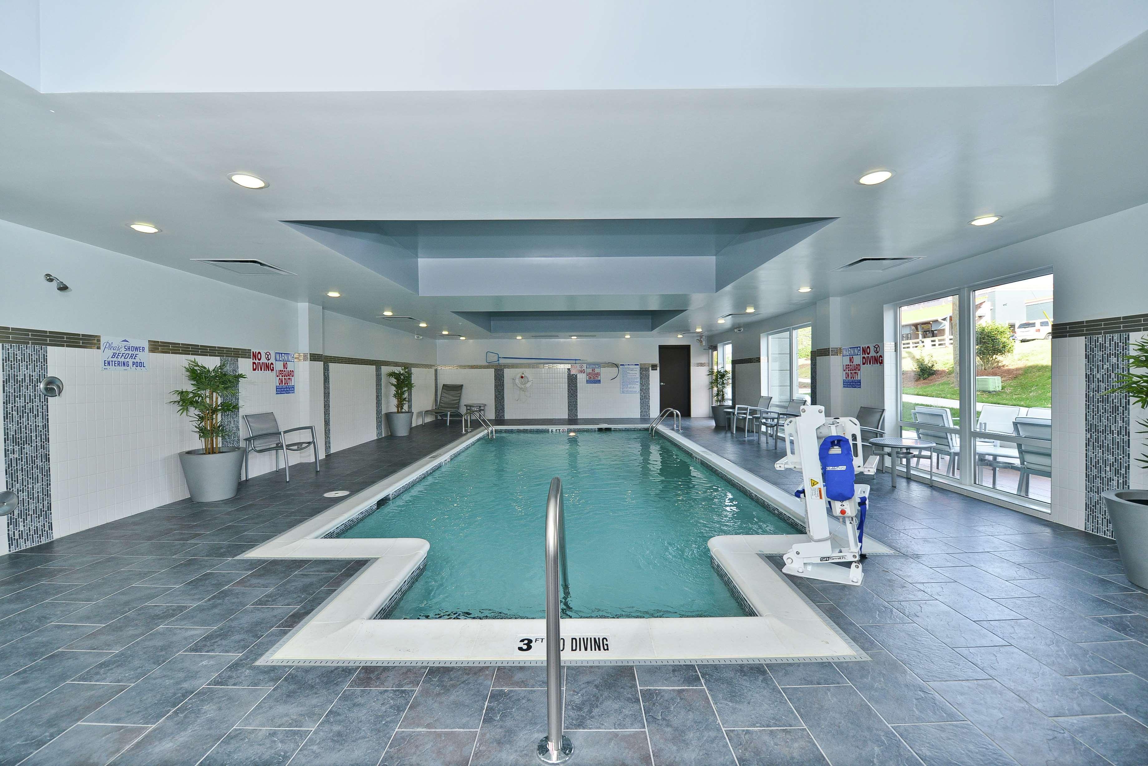 Hampton Inn & Suites Greensboro/Coliseum Area Ngoại thất bức ảnh