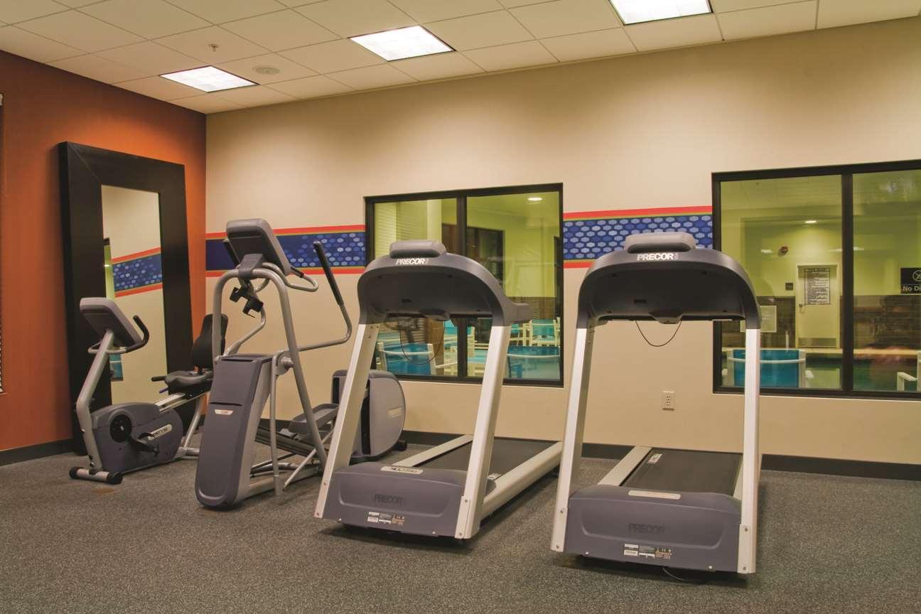 Hampton Inn & Suites Greensboro/Coliseum Area Ngoại thất bức ảnh