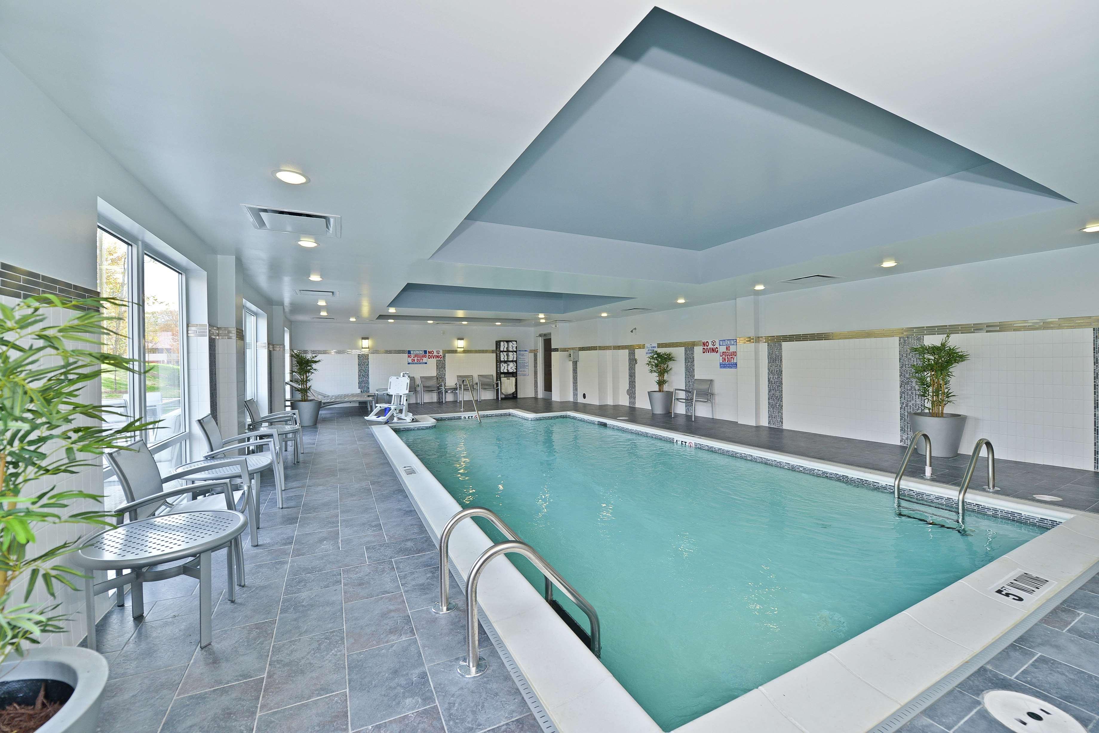 Hampton Inn & Suites Greensboro/Coliseum Area Ngoại thất bức ảnh