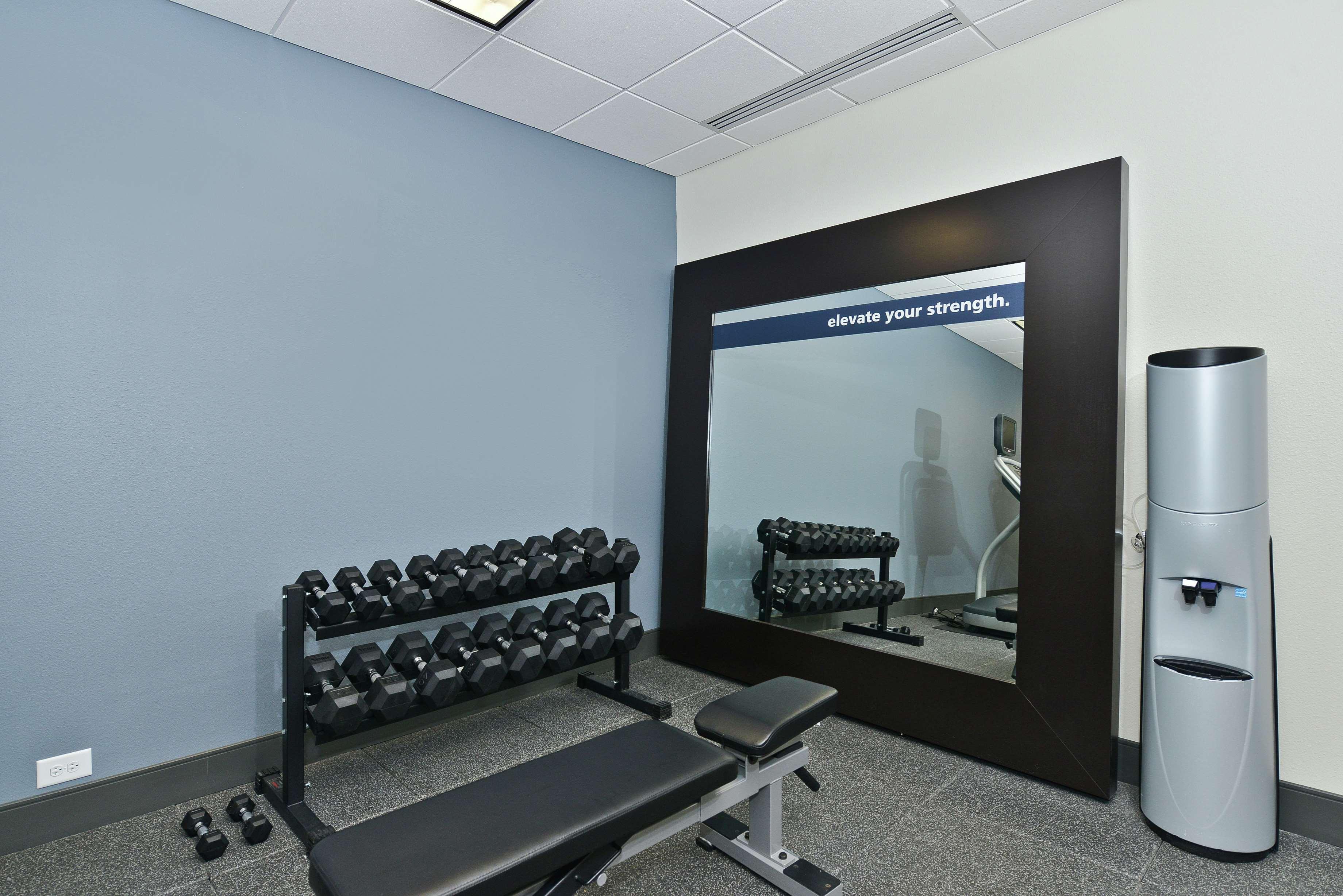 Hampton Inn & Suites Greensboro/Coliseum Area Ngoại thất bức ảnh