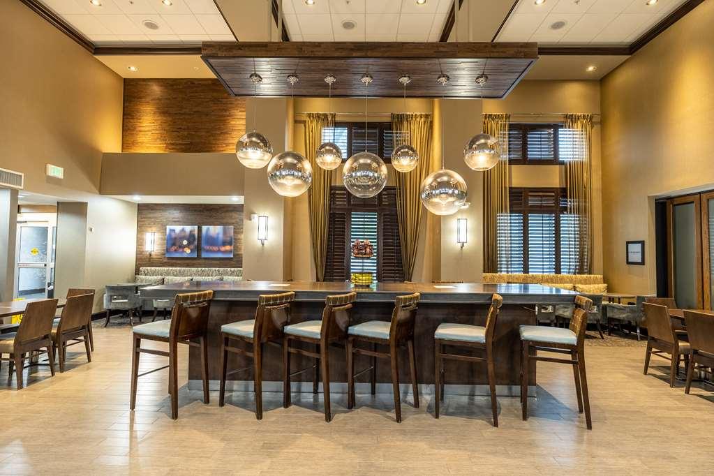 Hampton Inn & Suites Greensboro/Coliseum Area Ngoại thất bức ảnh