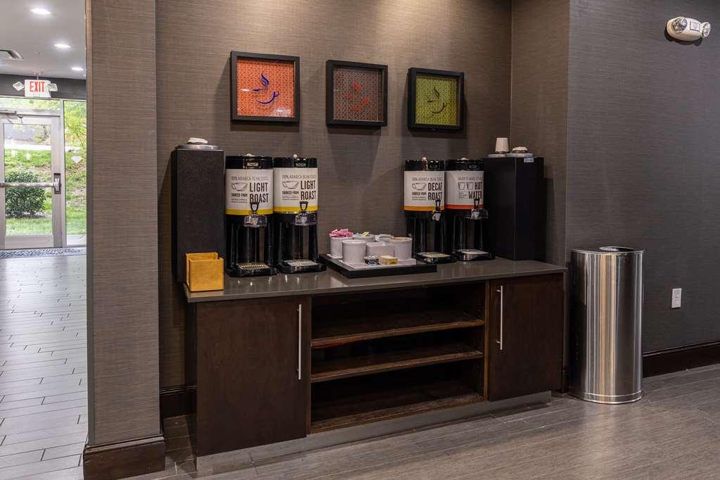Hampton Inn & Suites Greensboro/Coliseum Area Ngoại thất bức ảnh