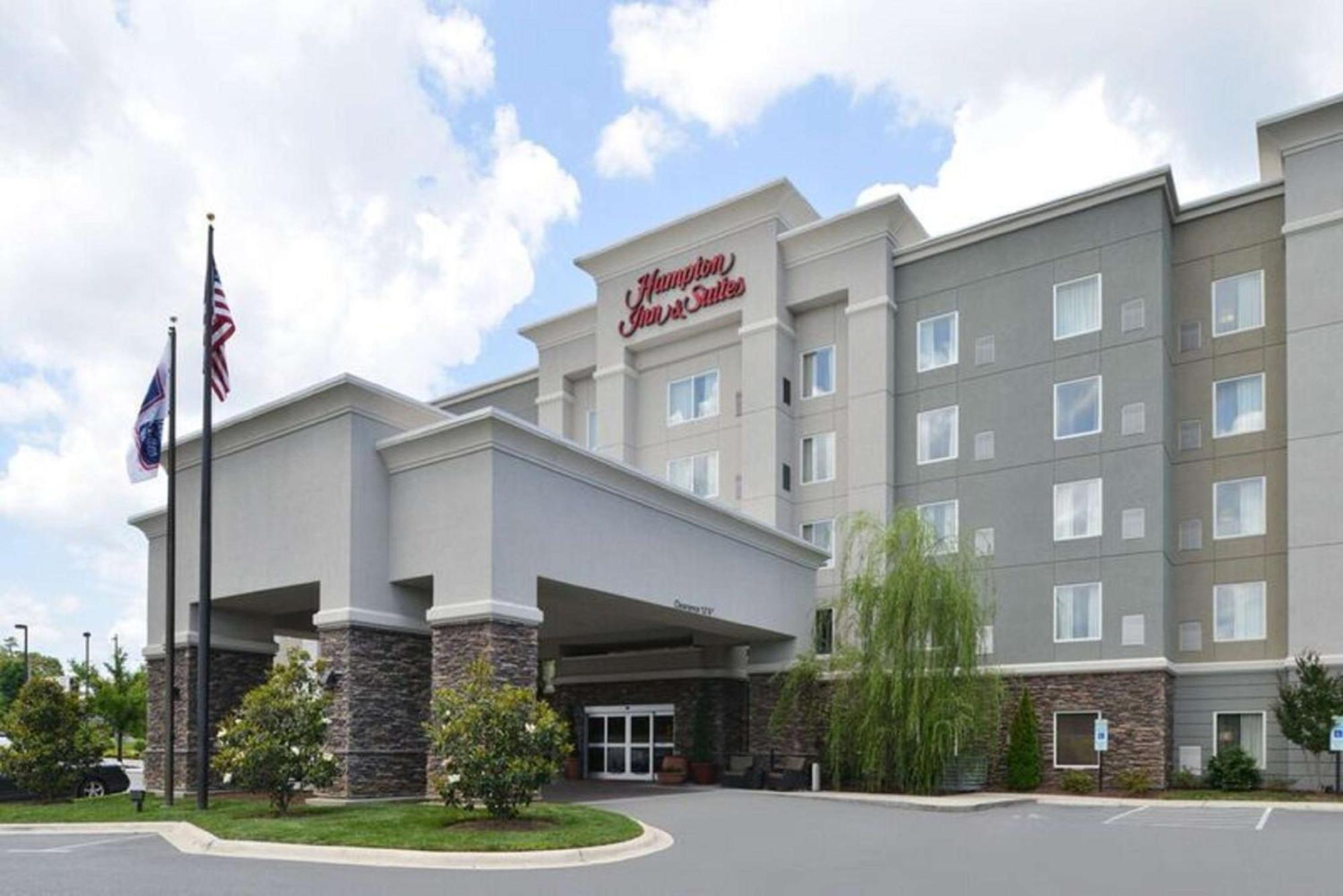 Hampton Inn & Suites Greensboro/Coliseum Area Ngoại thất bức ảnh