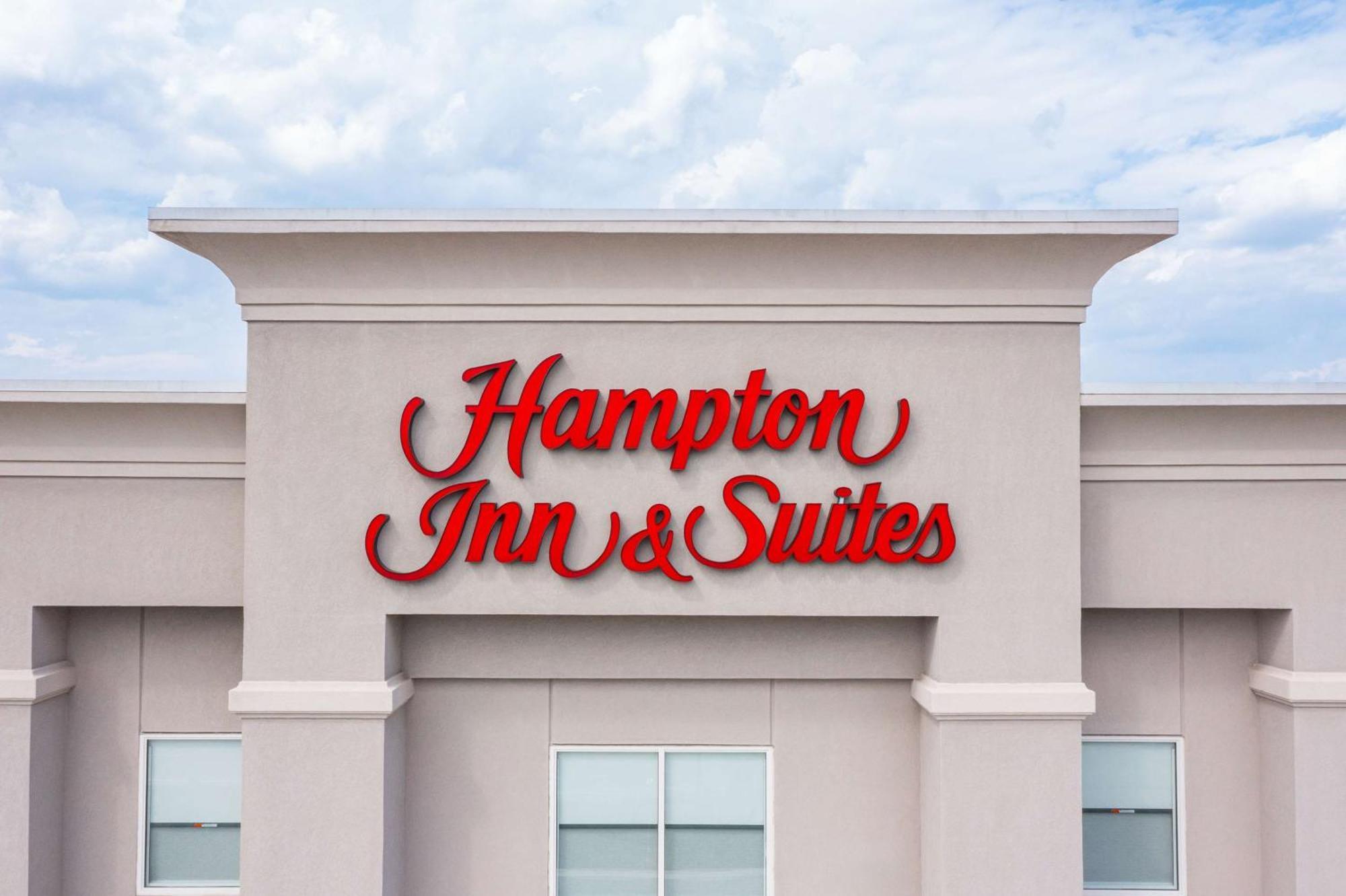 Hampton Inn & Suites Greensboro/Coliseum Area Ngoại thất bức ảnh