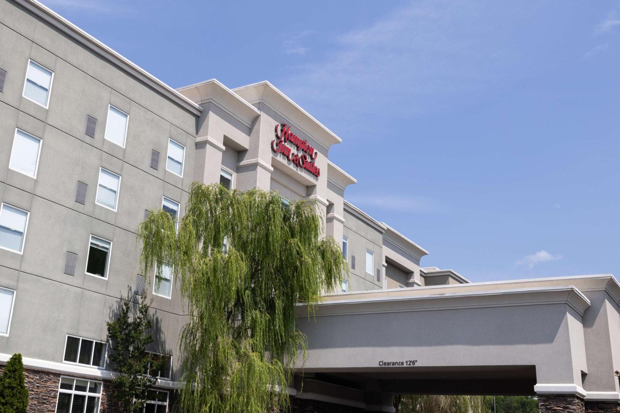 Hampton Inn & Suites Greensboro/Coliseum Area Ngoại thất bức ảnh